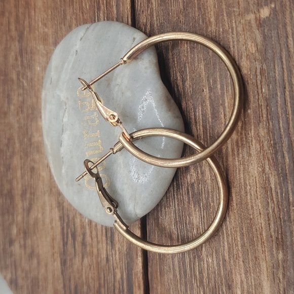 Jewelry - E479 hoop earrings classic 1990s